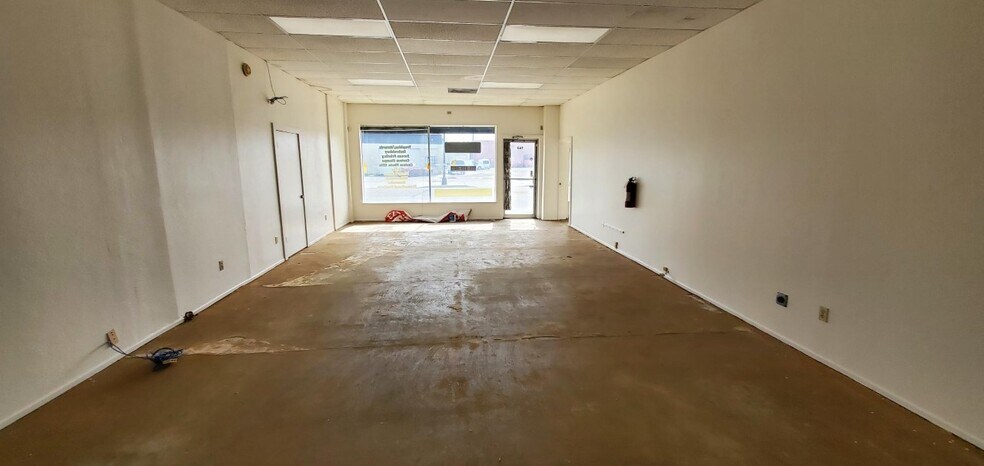 More Photos Of 163 W 11th St, Tracy Office For Lease