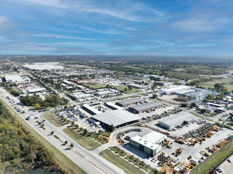 More Photos Of 1696 E Sh 121, Lewisville Truck Terminal For Lease