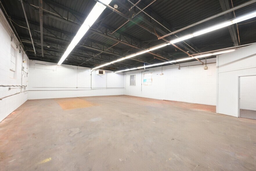 More Photos Of 425 N 3rd St, Allentown Warehouse For Lease