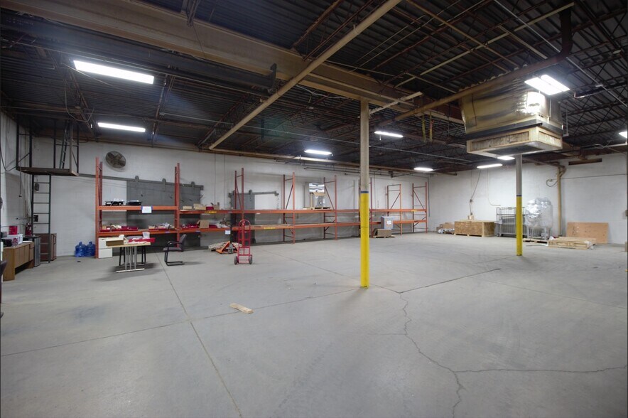 More Photos Of 2025 Brighton Henrietta Town Line Rd, Rochester Manufacturing For Lease