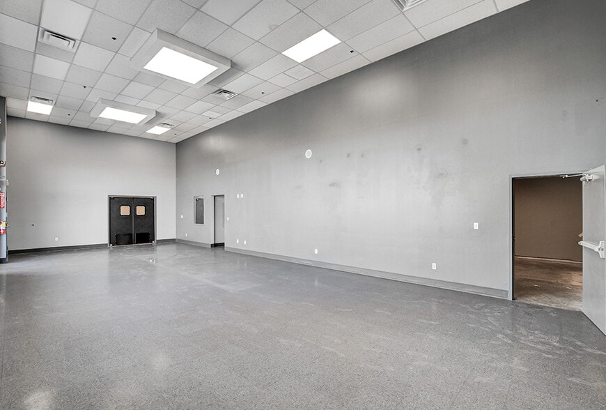 More Photos Of 4129 W Desert Inn Rd, Las Vegas Industrial For Sale