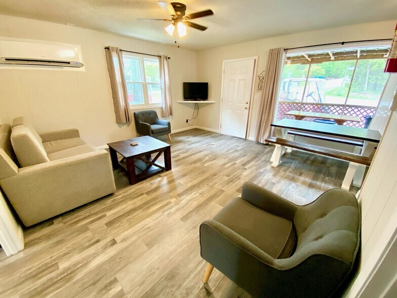 More Photos Of 1575 Tablerock Cir, Branson Hotel For Sale