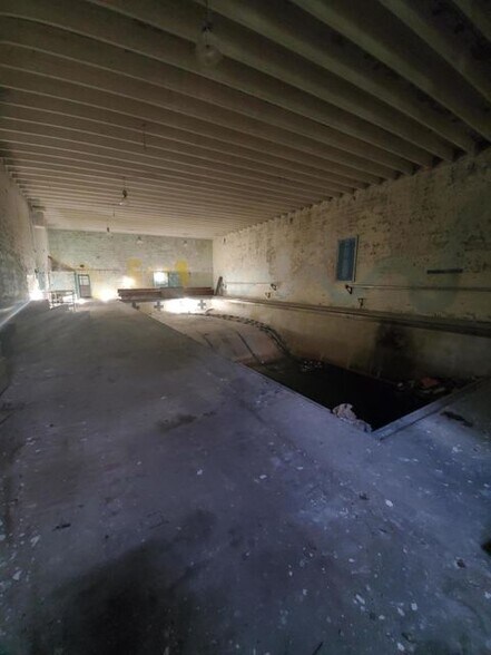 More Photos Of 6 Main Pl, Waterville Warehouse For Sale