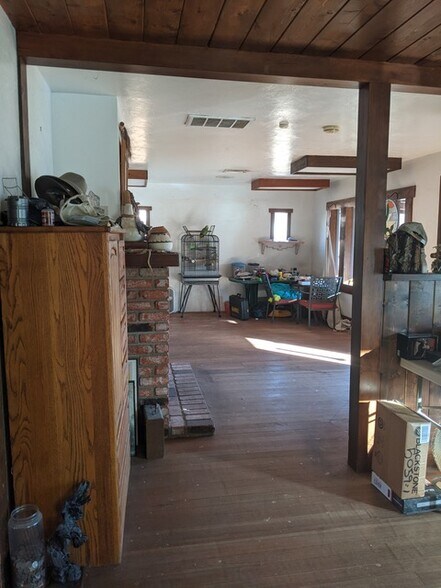 More Photos Of 2757 Foothill Blvd, La Crescenta Freestanding For Sale