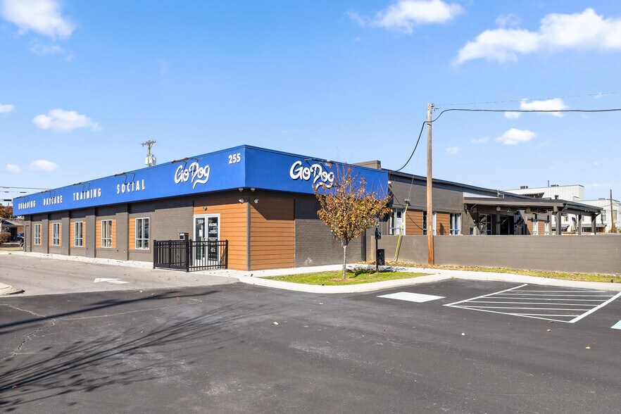 More Photos Of 255 W 20th St, Chattanooga Loft Creative Space For Lease