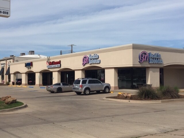More Photos Of 7500 N May Ave, Oklahoma City Restaurant For Lease