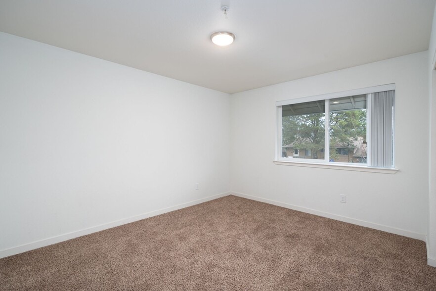 More Photos Of 5750 NE 34th St, Vancouver Apartments For Sale