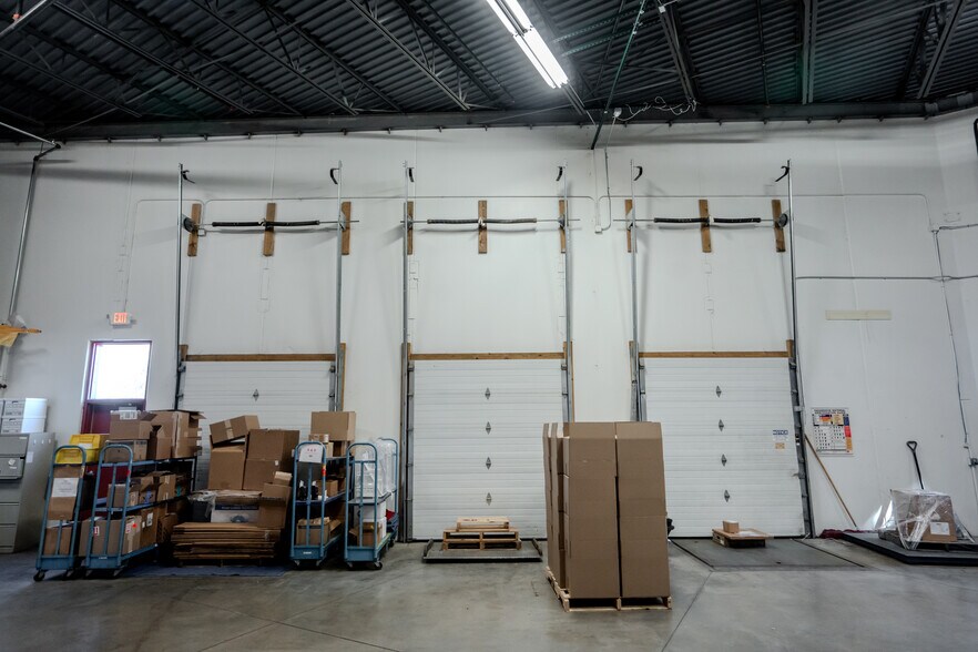 More Photos Of 500 Simmon Dr, Osceola Manufacturing For Sale