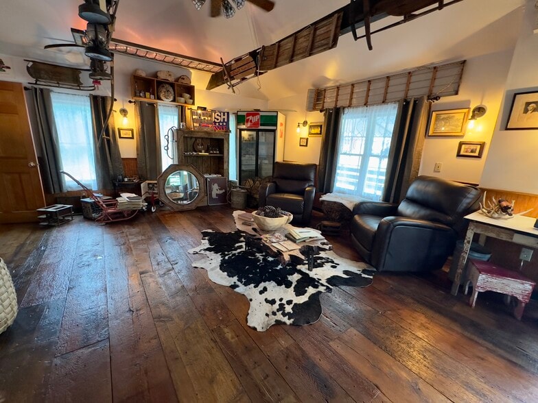 More Photos Of 5 St Patrick Pl, Port Henry Restaurant For Sale