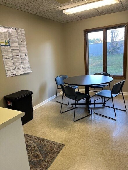 More Photos Of 1019 Thousand Oaks Blvd, Greenville Office For Lease