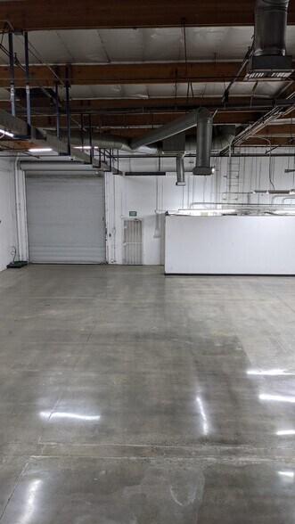 More Photos Of 13170 Spring St, Baldwin Park Warehouse For Lease