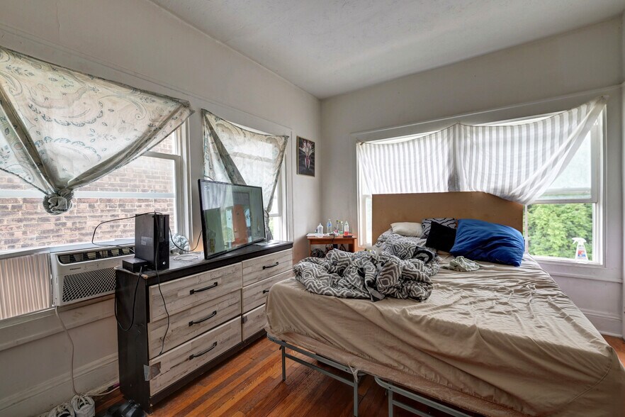 More Photos Of 14120 Superior Rd, Cleveland Multifamily For Sale