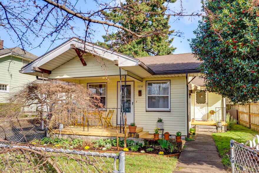 More Photos Of 5254 SE 74th Ave, Portland Flex For Sale