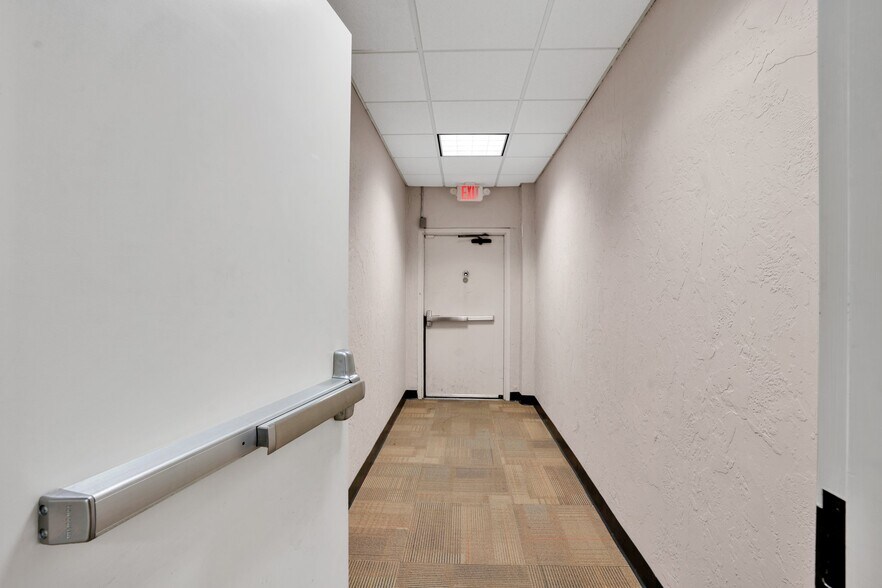 More Photos Of 780 Laurel St, San Carlos Bank For Lease