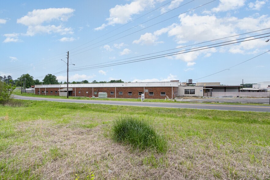 More Photos Of 2300 Old Durham Rd, Roxboro Warehouse For Lease