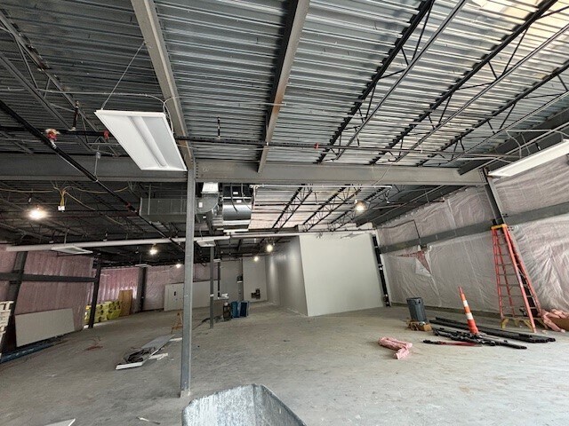 More Photos Of 901-945 Shaker Rd, Longmeadow Freestanding For Lease