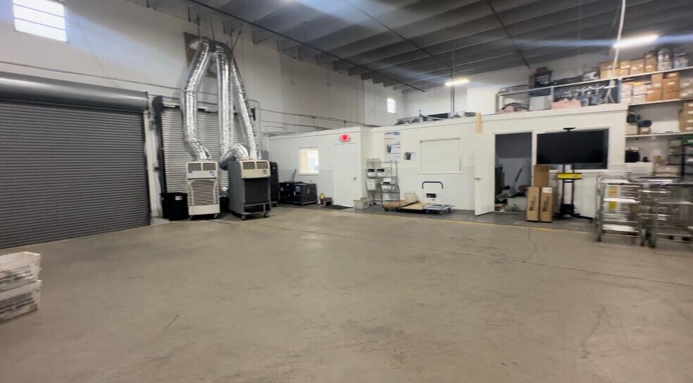More Photos Of 8740-8890 NW 102nd St, Medley Warehouse For Lease