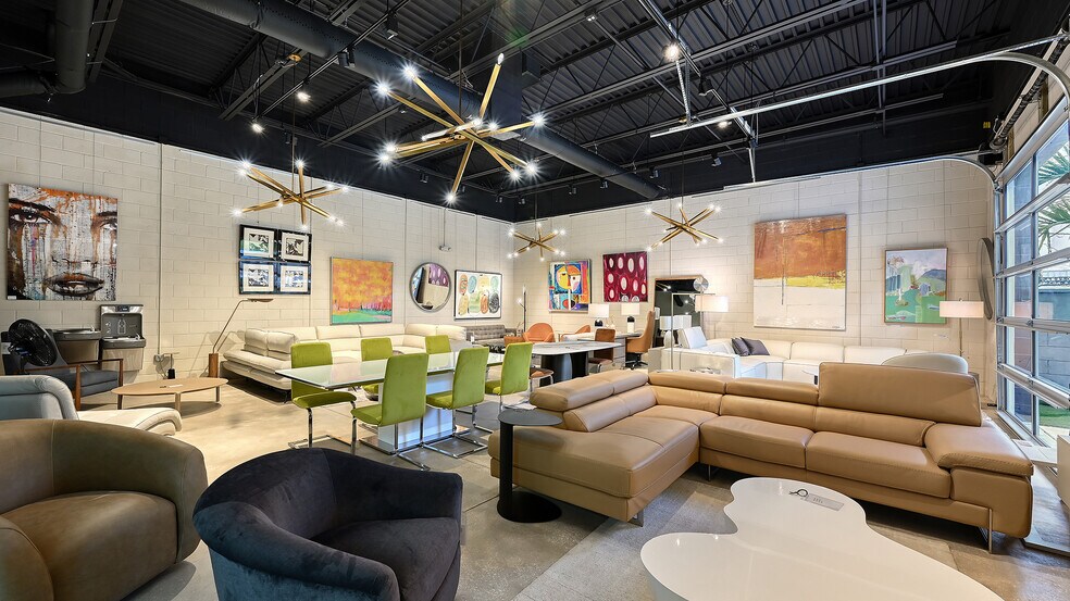 More Photos Of 622 Central Ave, Sarasota Freestanding For Sale