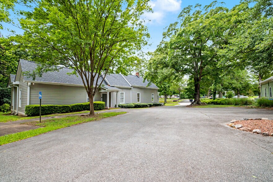 More Photos Of 195 N Jeff Davis Dr, Fayetteville Office Residential For Sale