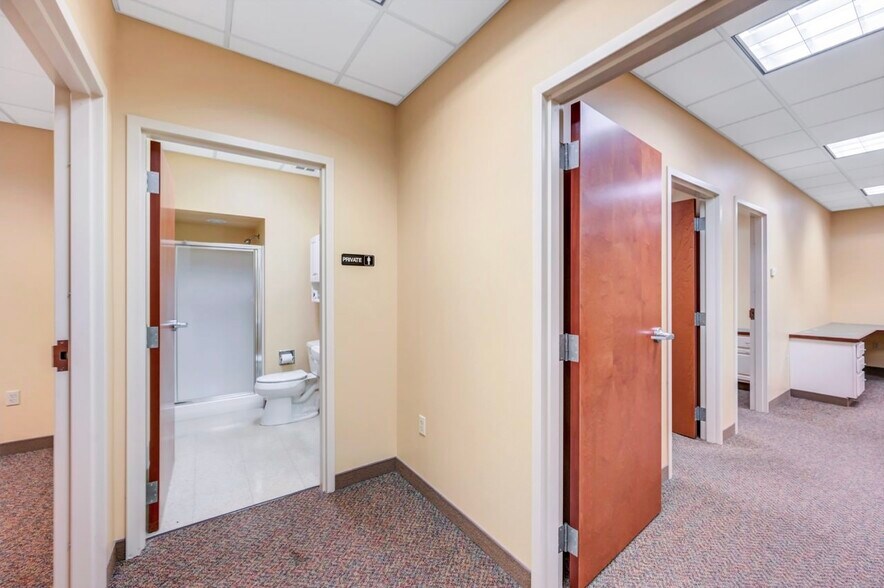 More Photos Of 1110 Clay Ave, Dunmore Medical For Lease