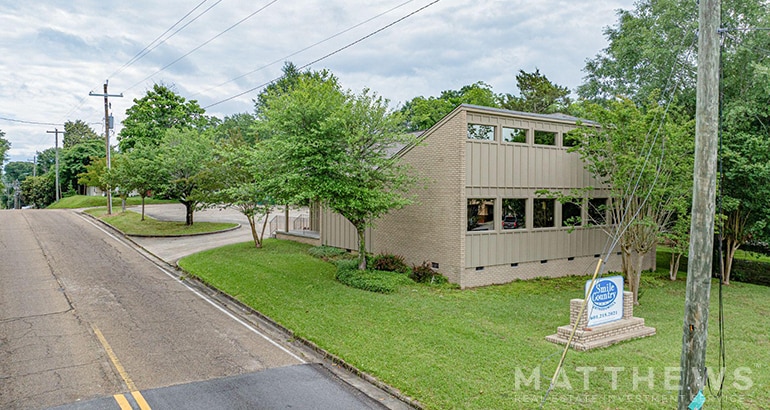 Primary Photo Of 927 N 15th Ave, Laurel Medical For Sale