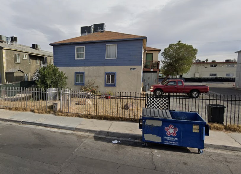 More Photos Of 1707 Santa Paula Dr, Las Vegas Multifamily For Sale