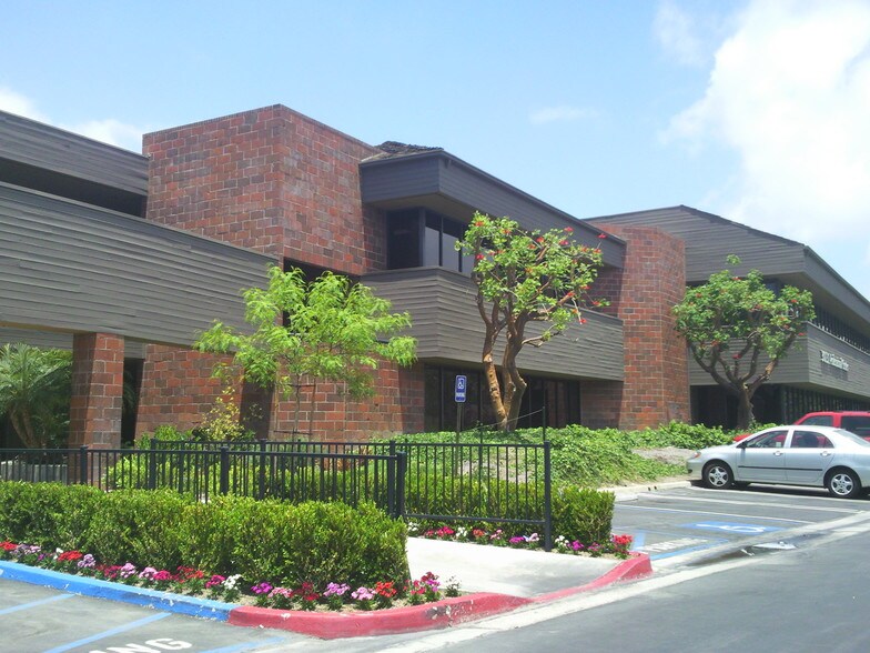 More Photos Of 30131 Town Center Dr, Laguna Niguel Medical For Lease