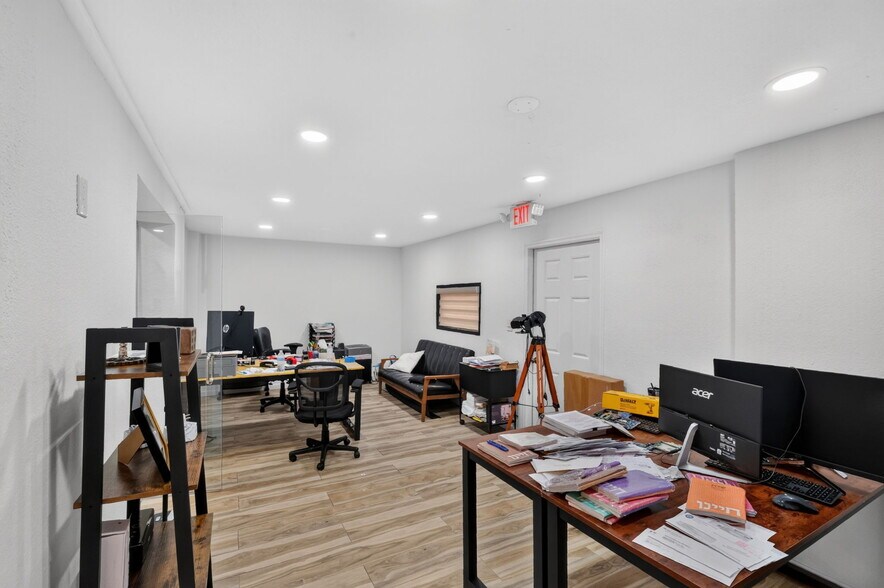 More Photos Of 16811 NE 6th Ave, North Miami Beach Office For Sale