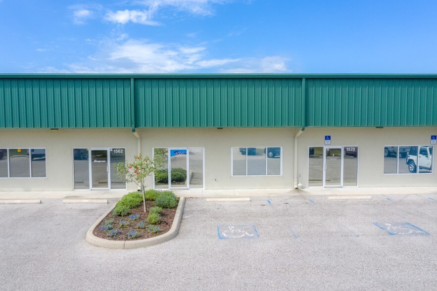 More Photos Of 1550-1582 Global Ct, Sarasota Light Manufacturing For Sale