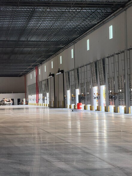 More Photos Of 115 Parkway Dr, Rincon Unknown For Lease