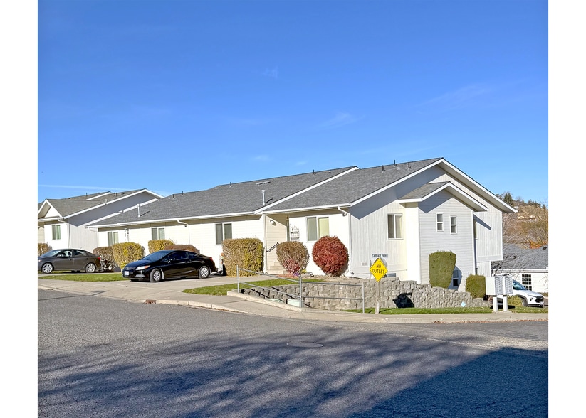 More Photos Of 3700 Carriage Park Ln, Yakima Apartments For Sale