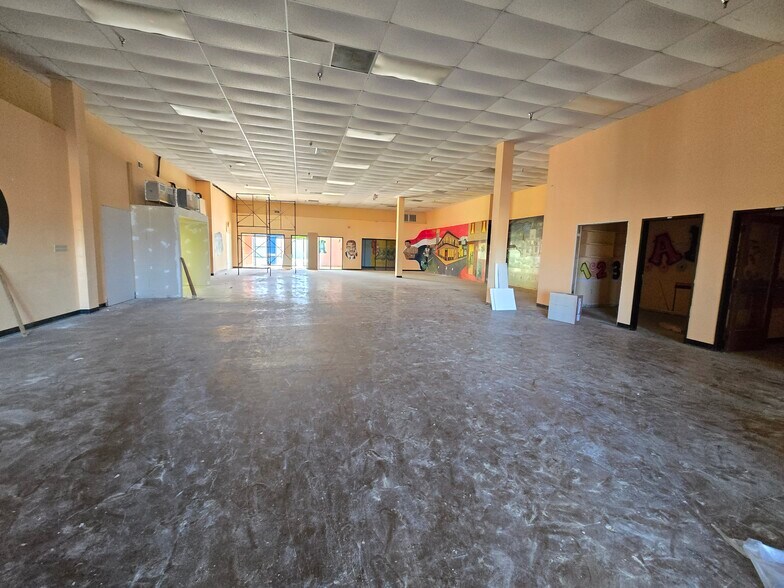 More Photos Of 4949 Bullard Ave, New Orleans Light Distribution For Sale