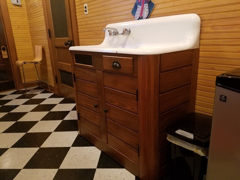 More Photos Of 815-817 Rosedale Dr, New Orleans Office For Sale