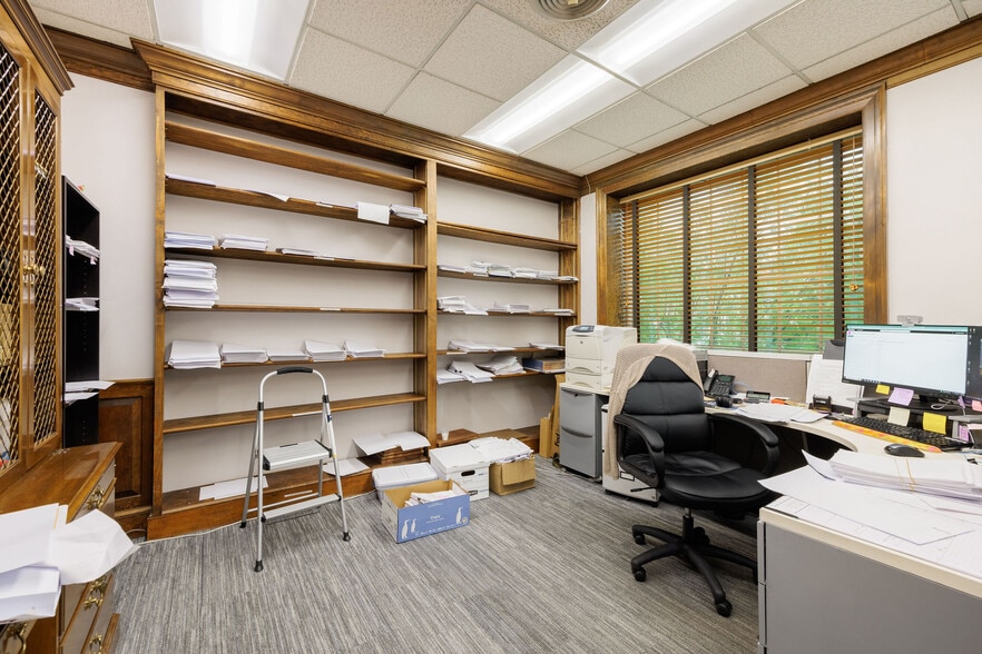 More Photos Of 16 S 2nd St, Richmond Office For Lease
