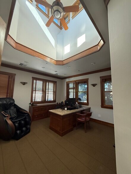 More Photos Of 402 Railroad Ave, Danville Storefront Retail Office For Lease