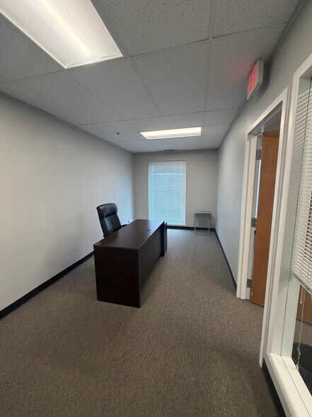 More Photos Of 9930 Derby Ln, Westchester Office For Sale