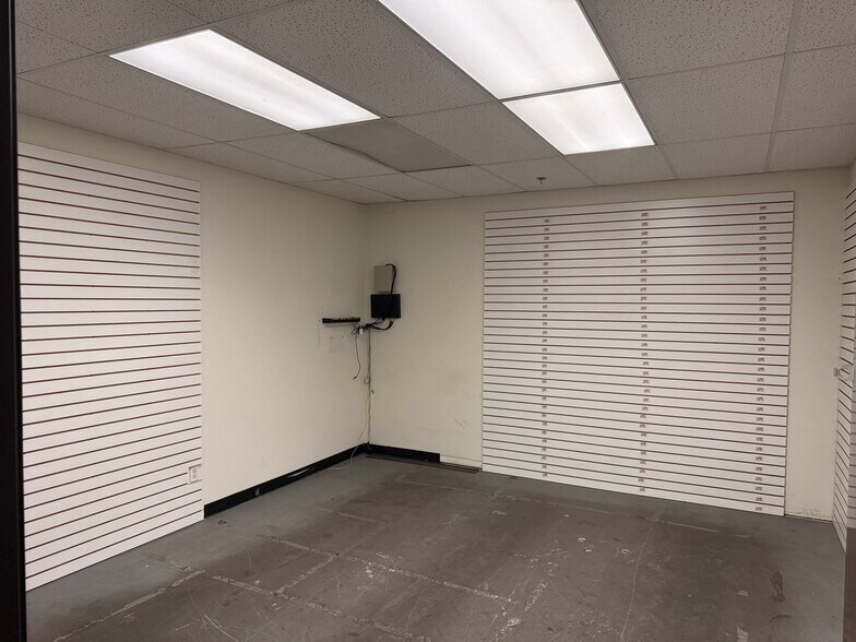 More Photos Of 709 E Cedar St, Ontario Warehouse For Lease