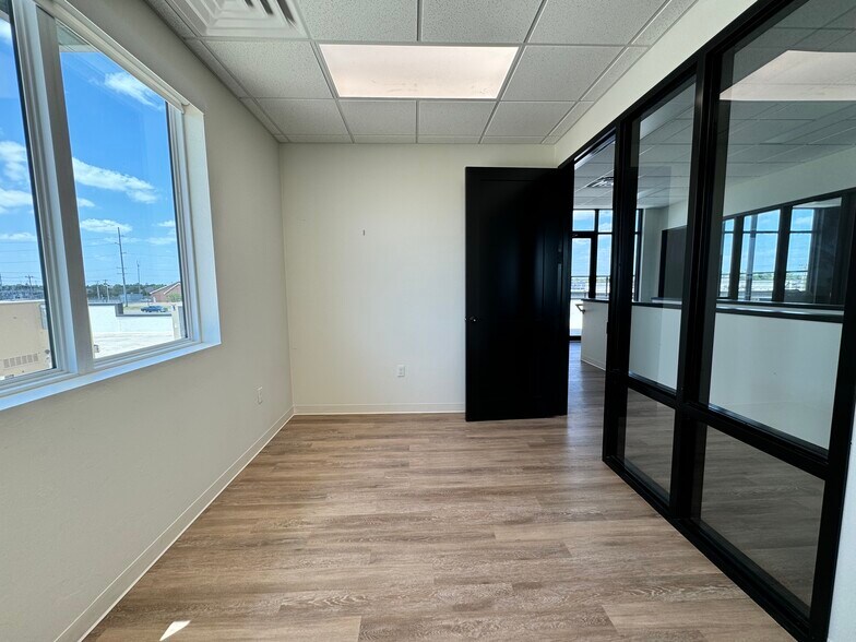 More Photos Of 142 SW 134th St, Oklahoma City Office For Lease
