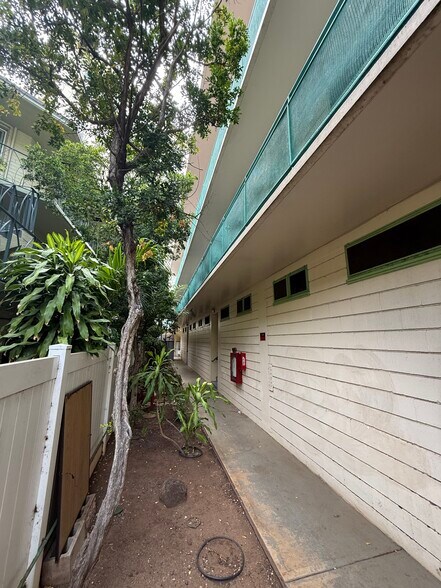More Photos Of 2406 Kuhio Ave, Honolulu Apartments For Sale