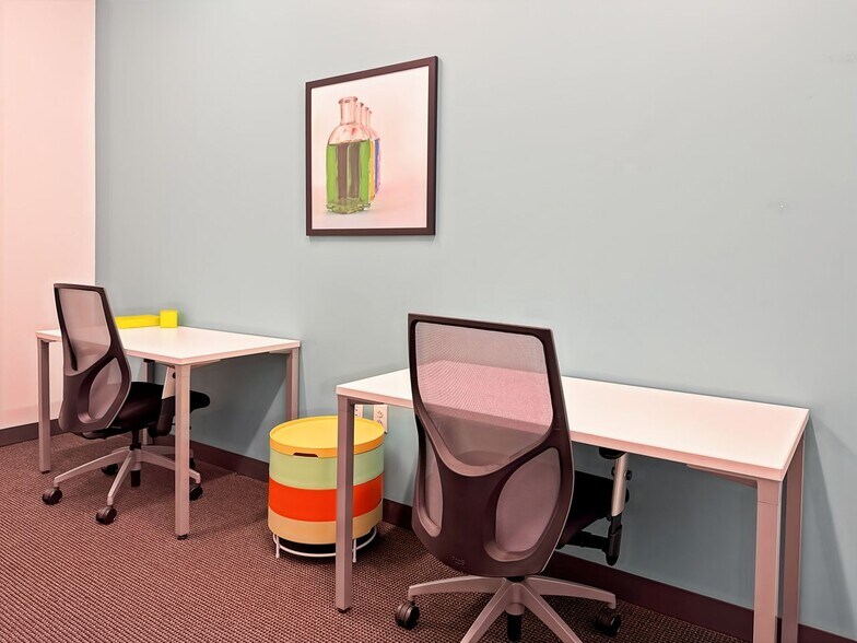 More Photos Of 1901 Manhattan Blvd, Harvey Coworking Space