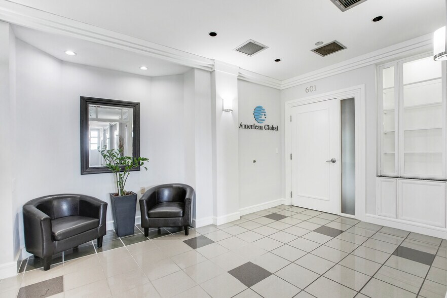 More Photos Of 2121 SW 3rd Ave, Miami Office For Lease