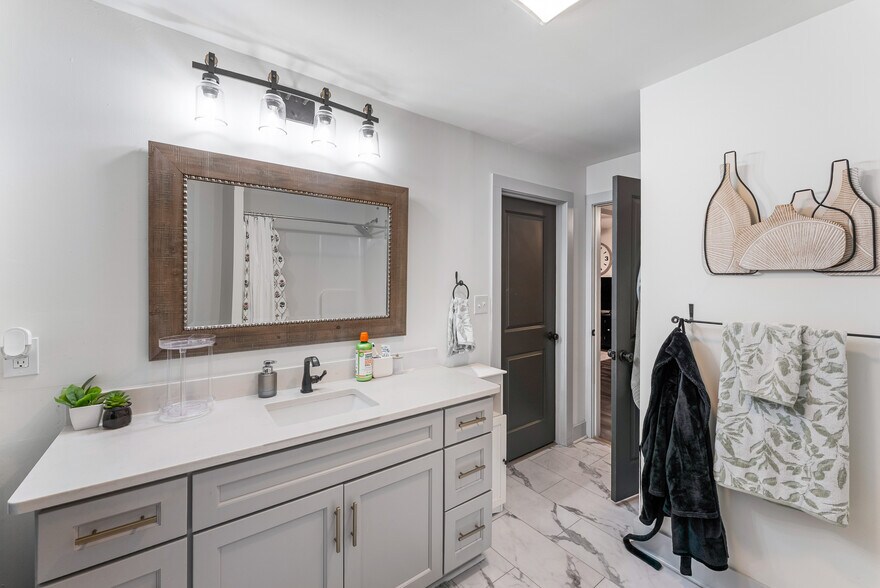 More Photos Of 1415 Highland Ave, Knoxville Multifamily For Sale