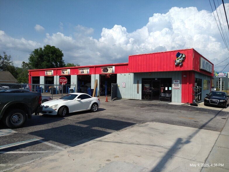 More Photos Of 715 W Waters Ave, Tampa General Retail For Sale