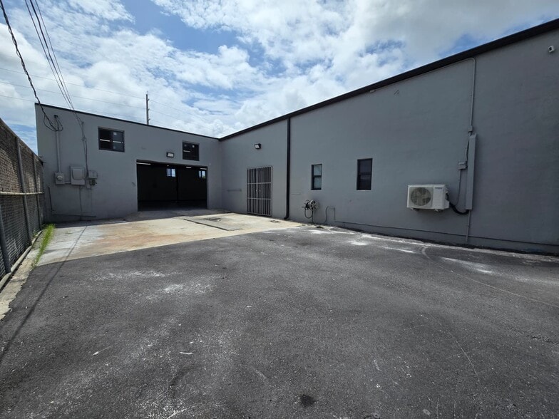 More Photos Of 224 NW 1st Ave, Hallandale Beach Service For Sale