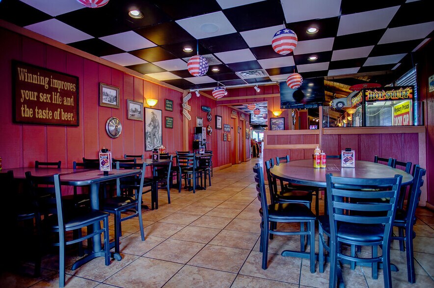 More Photos Of 1638 University Blvd S, Jacksonville Restaurant For Sale