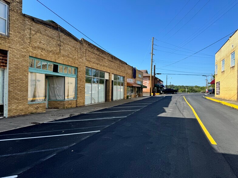 More Photos Of 140 N West St, Mount Ida Storefront Retail Office For Sale