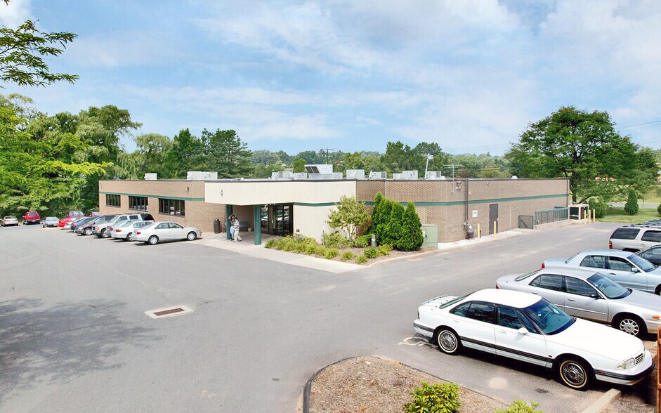 More Photos Of 4 Northwestern Dr, Bloomfield Medical For Lease