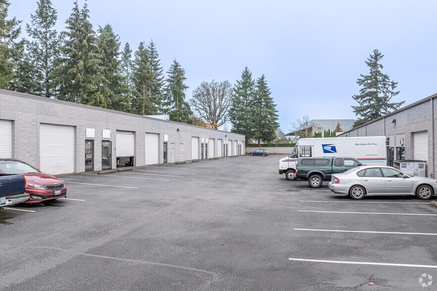 More Photos Of 402 Beavercreek Rd, Oregon City Unknown For Lease