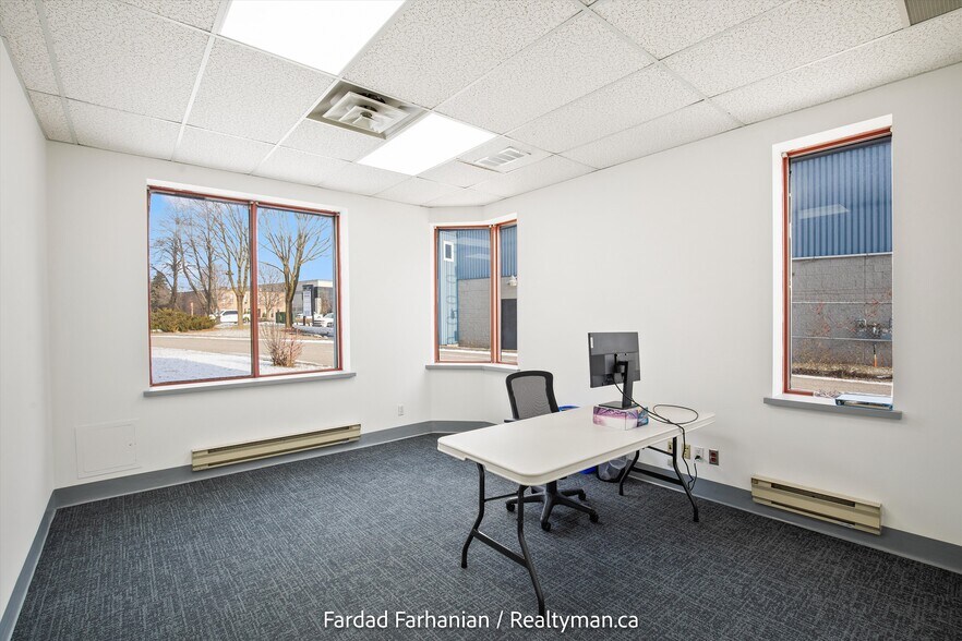 More Photos Of 42 Cardico Dr, Whitchurch-Stouffville Warehouse For Lease