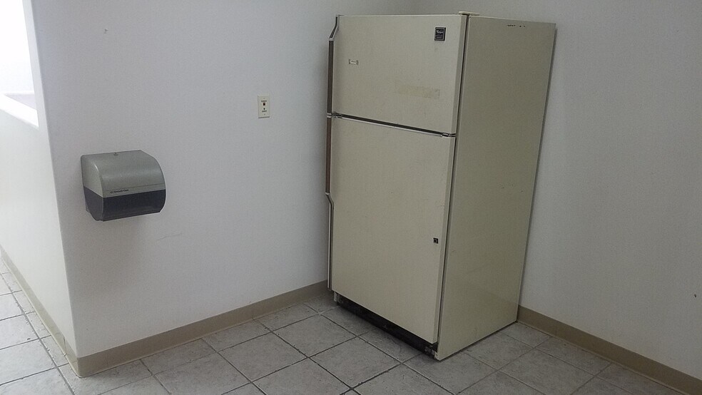 More Photos Of 220 E Horizon Dr, Henderson Office For Sale